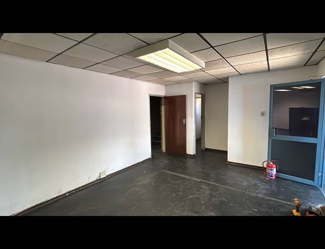357M² WAREHOUSE TO LET IN JET PARK